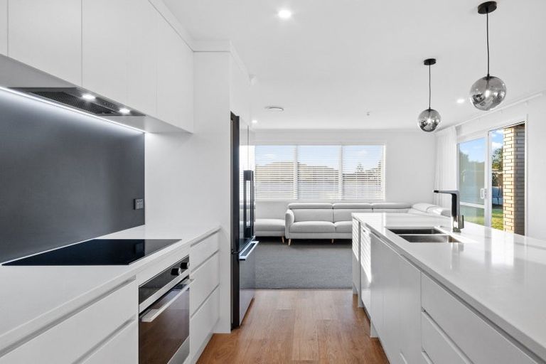 Photo of property in 15 Catherine Mclean Road, Pukekohe, 2120