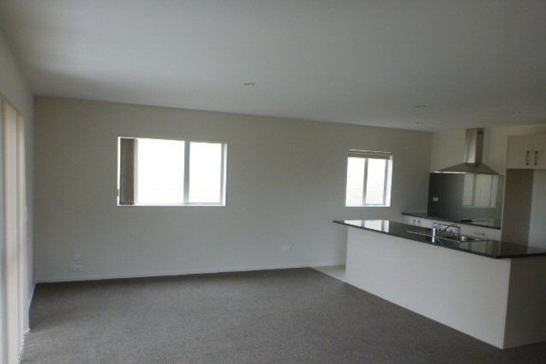 Photo of property in 22 Popokatea Drive, Takanini, 2112