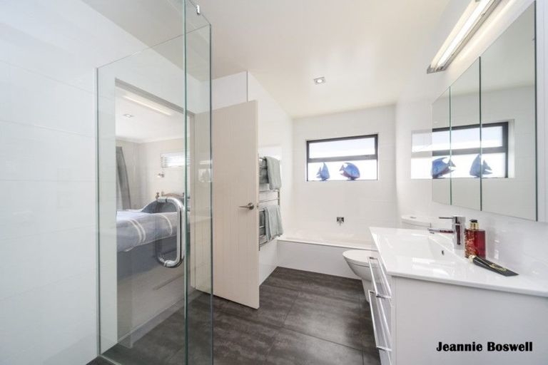 Photo of property in 5 Virtue Place, Hokowhitu, Palmerston North, 4410