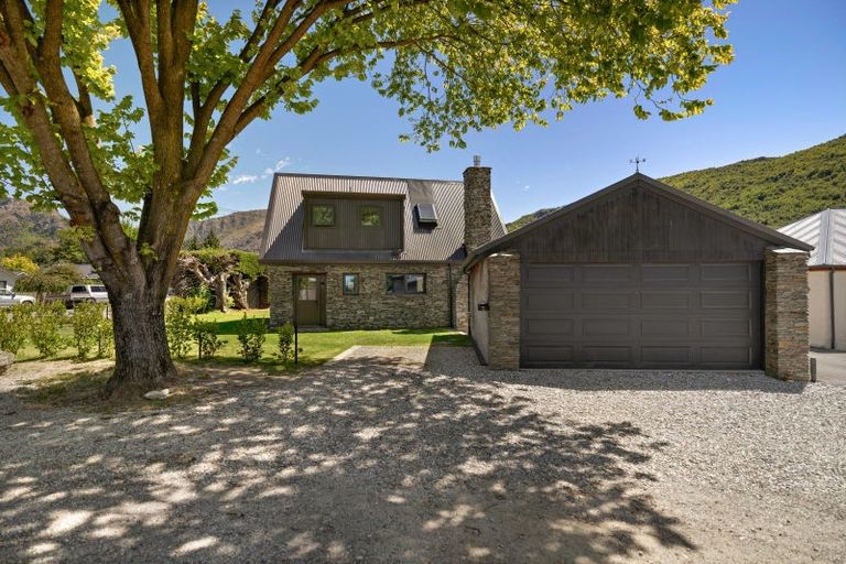 Photo of property in 1 Thames Street, Arrowtown, 9302