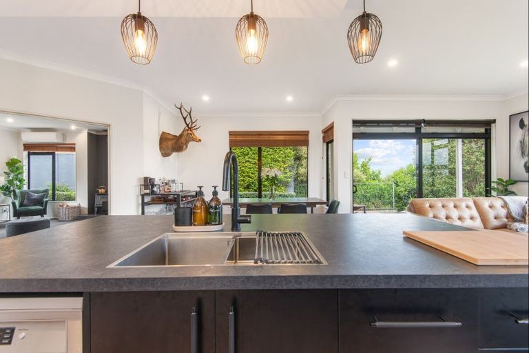 Photo of property in 63 Ruapehu Drive, Fitzherbert, Palmerston North, 4410