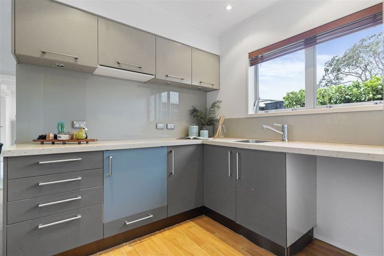 Photo of property in 10 Sanctuary Point, Sunnyhills, Auckland, 2010