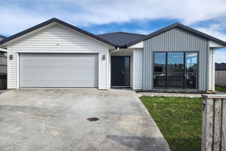 Photo of property in 7 Tautoru Avenue, Orewa, 0931