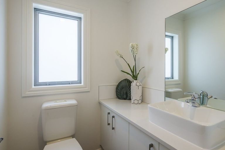 Photo of property in 6 Holcombe Drive, Paraparaumu, 5032