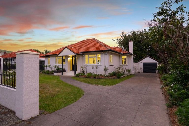 Photo of property in 12 Manuka Street, Hokowhitu, Palmerston North, 4410