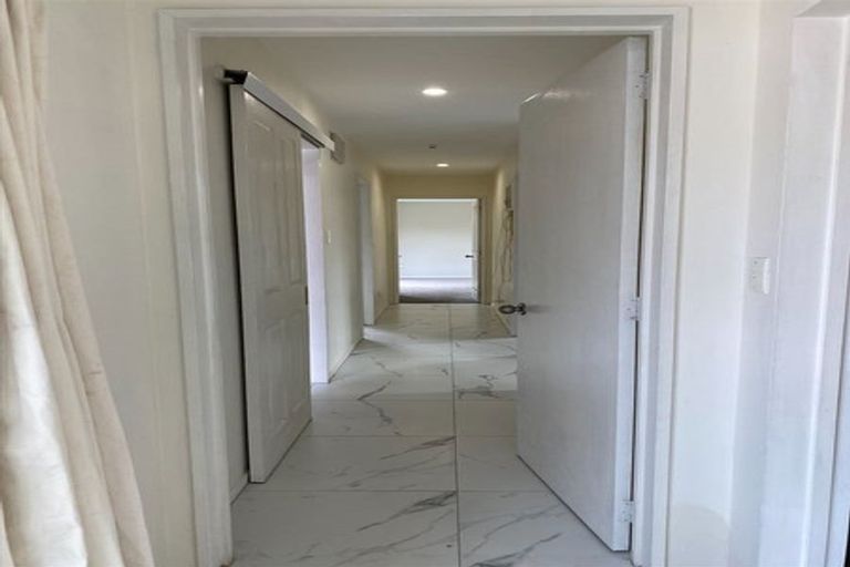 Photo of property in 2/4 Betwin Avenue, Sockburn, Christchurch, 8042