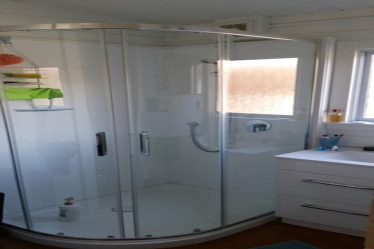 Photo of property in 2 Cypress Court, Kelvin Heights, Queenstown, 9300