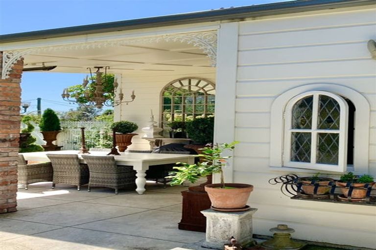 Photo of property in 22 Domain Road, Waipawa, 4210