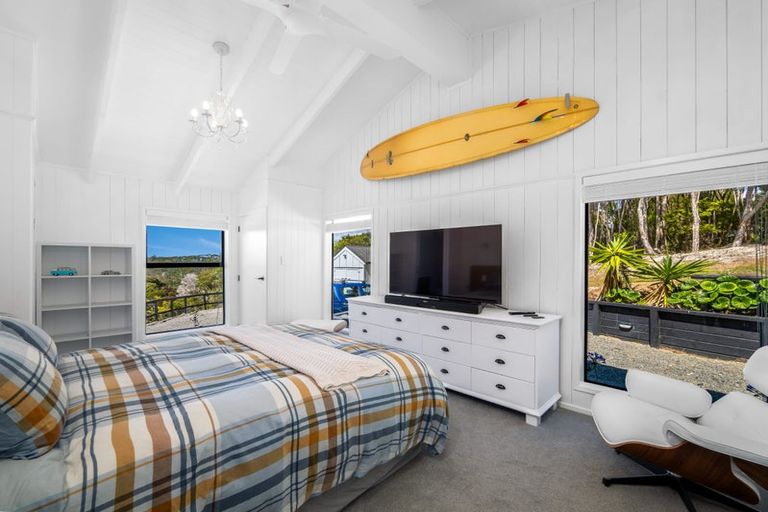 Photo of property in 77 Te Wahapu Road, Russell, 0272