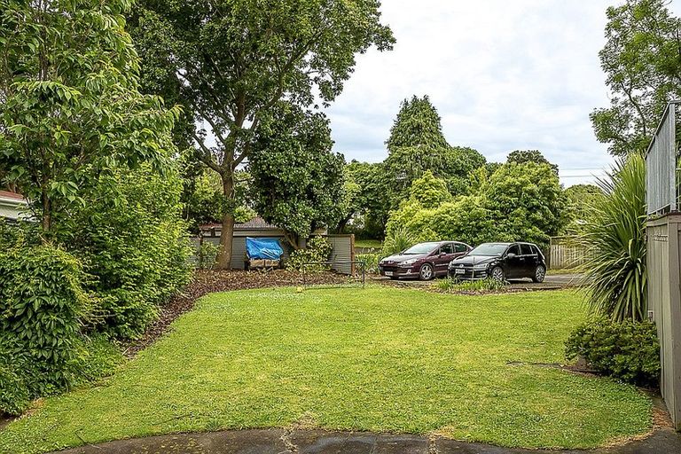 Photo of property in 12 Kent Crescent, Awapuni, Palmerston North, 4412