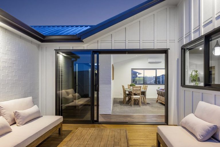 Photo of property in 18 Okataina Street, Pyes Pa, Tauranga, 3112