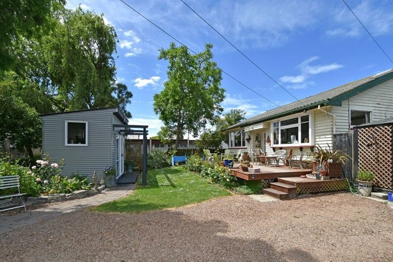 Photo of property in 52 Olliviers Road, Phillipstown, Christchurch, 8011