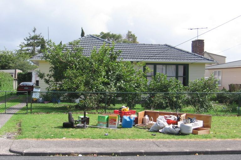 Photo of property in 3 Bamboo Grove, Kelston, Auckland, 0602