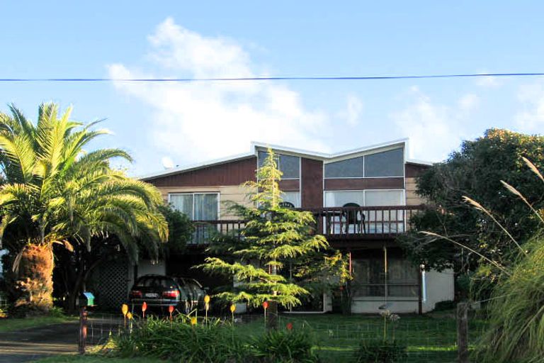 Photo of property in 84 Martin Road, Paraparaumu Beach, Paraparaumu, 5032