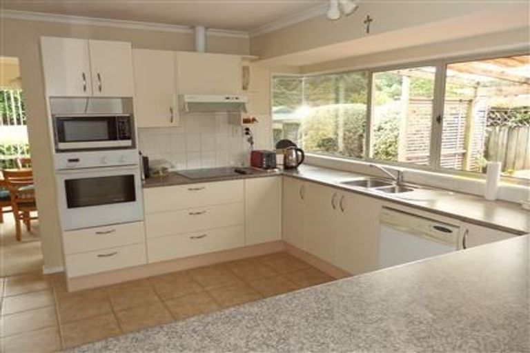 Photo of property in 22 Vanderbilt Parade, Albany, Auckland, 0632