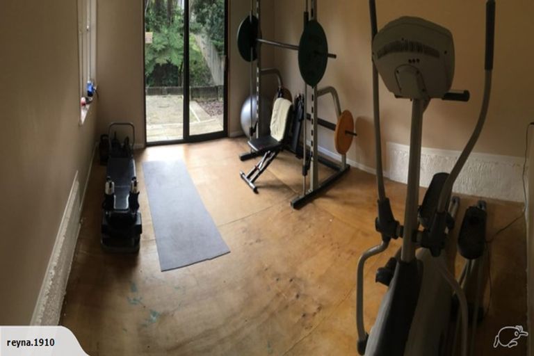 Photo of property in 17 Golf Road, New Lynn, Auckland, 0600