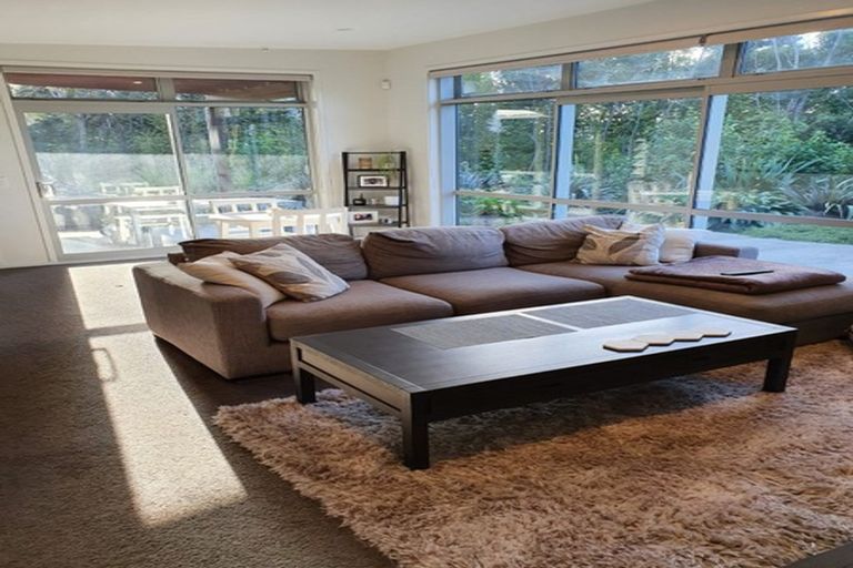 Photo of property in 3 William Pitcher Place, Greenhithe, Auckland, 0632