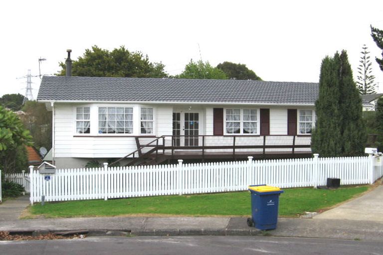 Photo of property in 41 Vina Place, Massey, Auckland, 0614