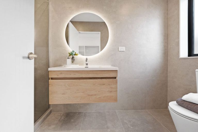 Photo of property in 4 Auden Close, Somerville, Auckland, 2014