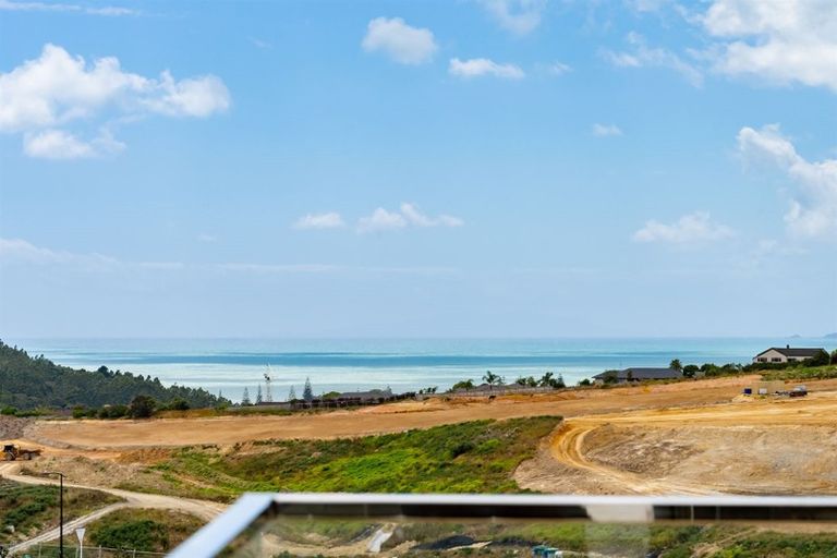 Photo of property in 36 Sunnyheights Road, Orewa, 0931