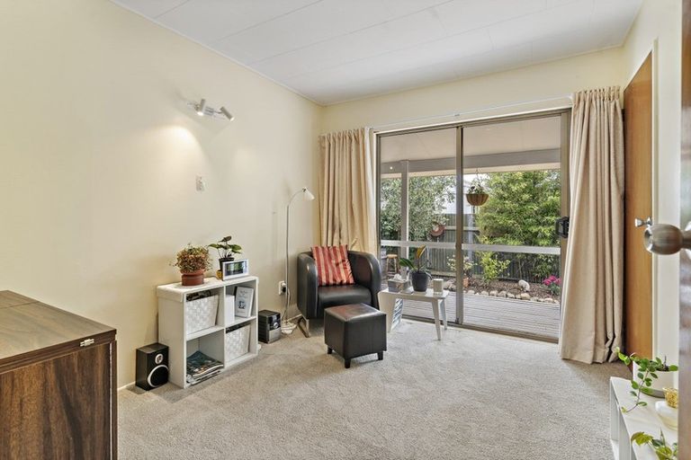 Photo of property in 51 Cologne Street, Martinborough, 5711