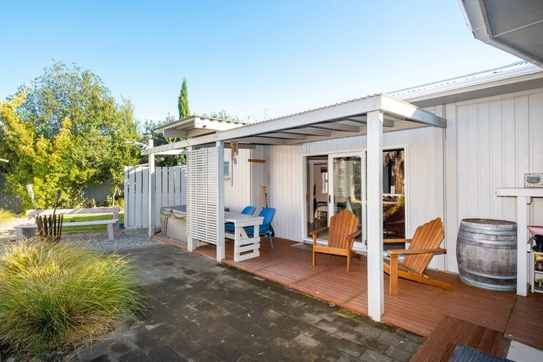 Photo of property in 2 Jarvis Place, Taradale, Napier, 4112