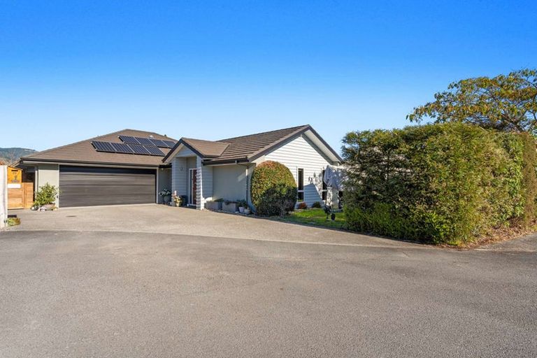 Photo of property in 28 Woodstock Place, Stoke, Nelson, 7011