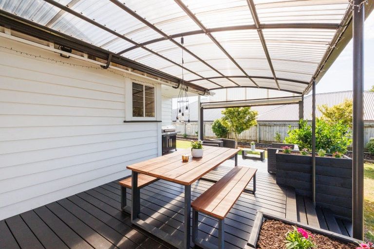 Photo of property in 239 Victoria Avenue, Hokowhitu, Palmerston North, 4410