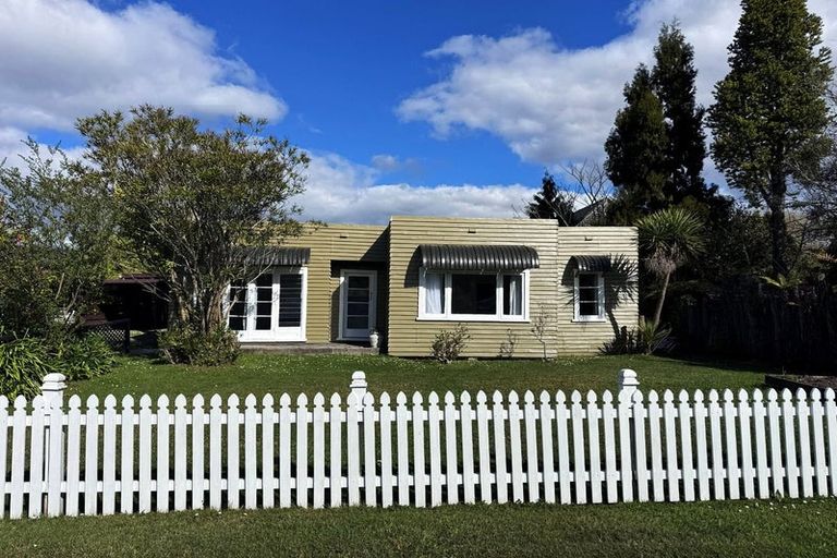 Photo of property in 30 Charles Road, Hannahs Bay, Rotorua, 3010