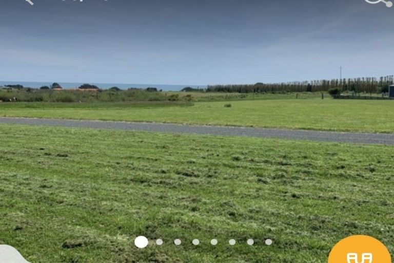 Photo of property in 17 Rawinia Place, Te Kaha, 3199