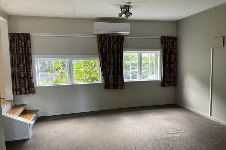 Photo of property in 23 Totara Street, Eastbourne, Lower Hutt, 5013