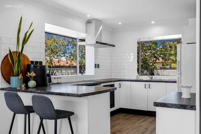 Photo of property in 18 Kalmia Place, Kaiapoi, 7630