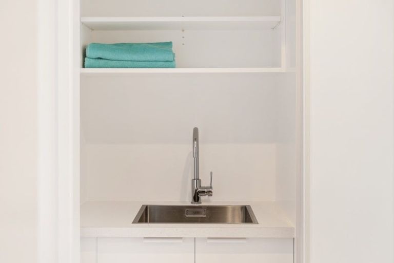 Photo of property in 1/200 Knights Road, Hutt Central, Lower Hutt, 5011