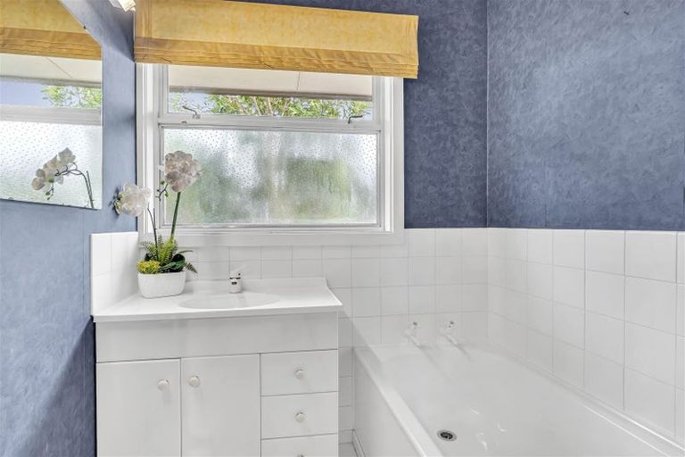 Photo of property in 101a Yaldhurst Road, Sockburn, Christchurch, 8042