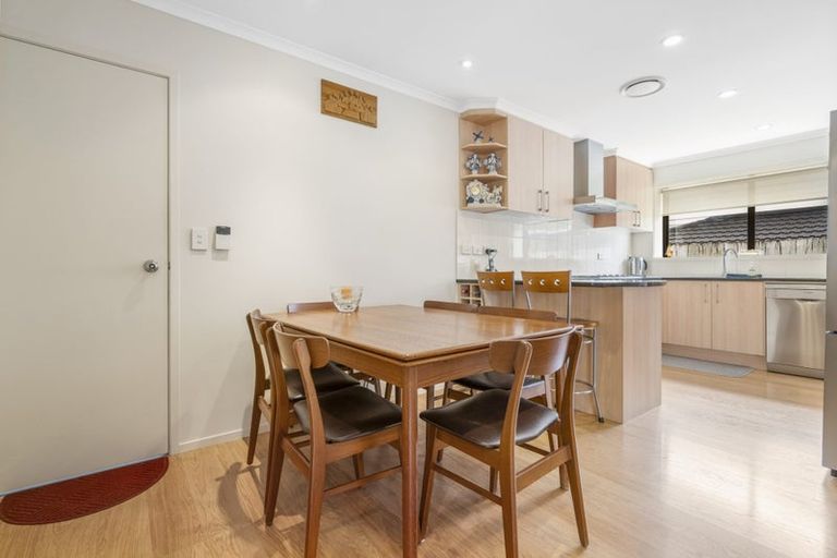 Photo of property in 31a Archibald Road, Kelston, Auckland, 0602