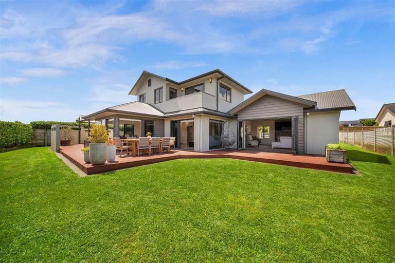 Photo of property in 9 Sampson Avenue, Waiwhakaiho, New Plymouth, 4312