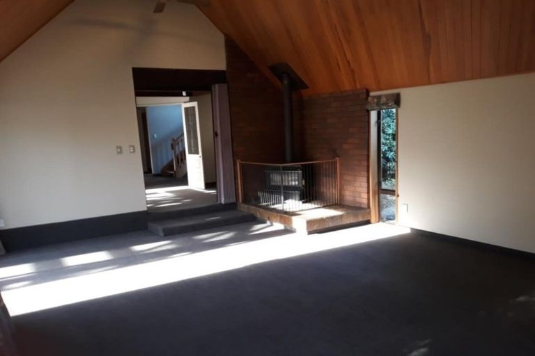 Photo of property in 4 Regalwood Close, Parklands, Christchurch, 8083