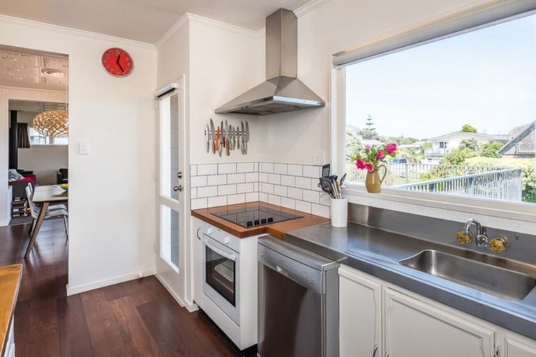 Photo of property in 12 Frances Street, Waikanae Beach, Waikanae, 5036
