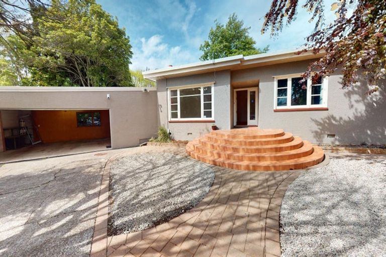 Photo of property in 19 Jensen Street, Hokowhitu, Palmerston North, 4410