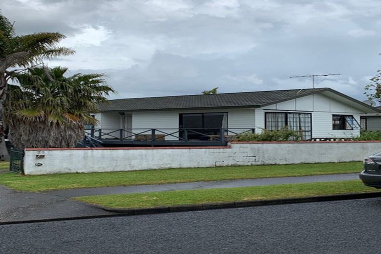 Photo of property in 23 Sandgate Avenue, Botany Downs, Auckland, 2010