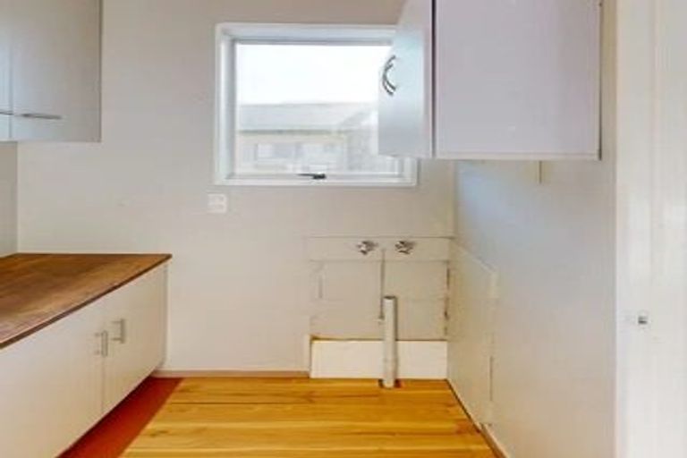 Photo of property in 17 Tainui Street, Castlecliff, Whanganui, 4501