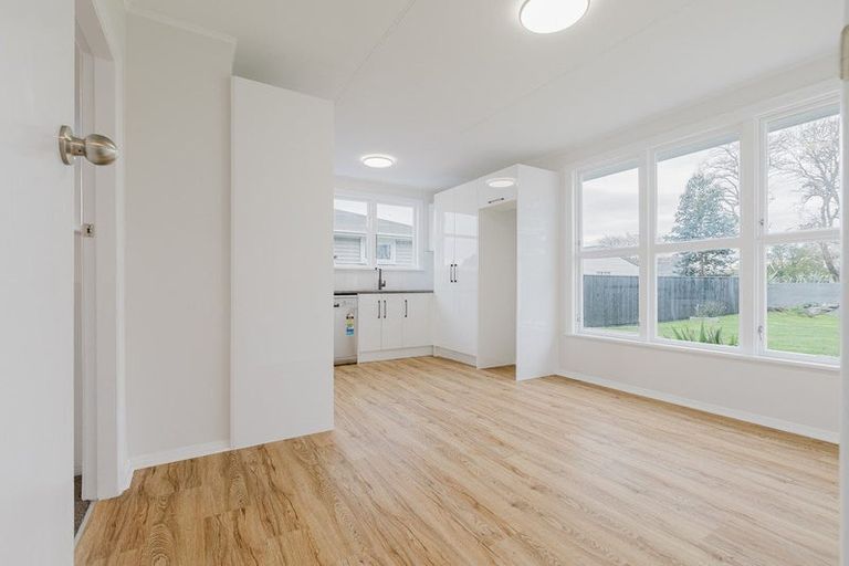 Photo of property in 60 Ellesmere Crescent, Highbury, Palmerston North, 4412