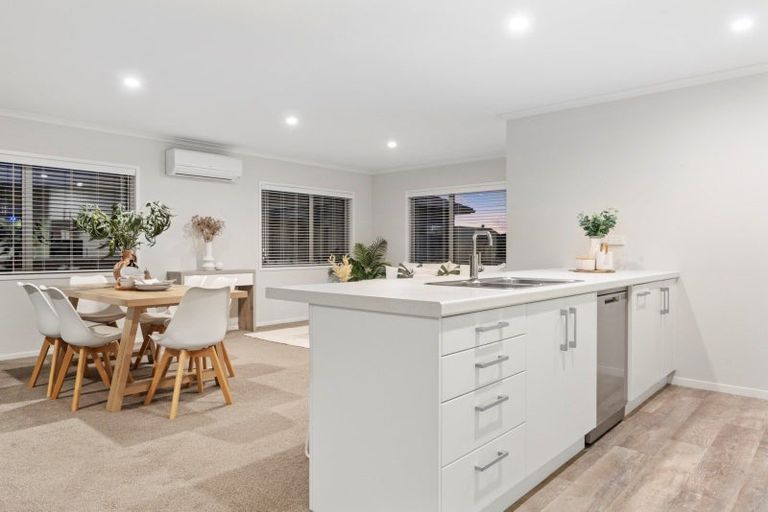 Photo of property in 18 Sabre Street, Papamoa Beach, Papamoa, 3118