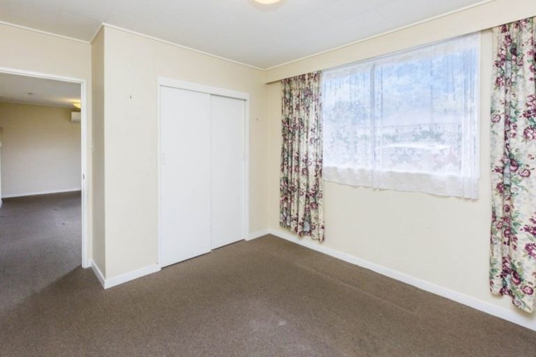 Photo of property in 2/45 Royal Street, Upper Hutt, 5018