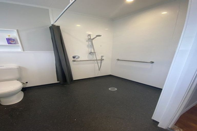 Photo of property in 18 Wavell Crescent, Lansdowne, Masterton, 5810