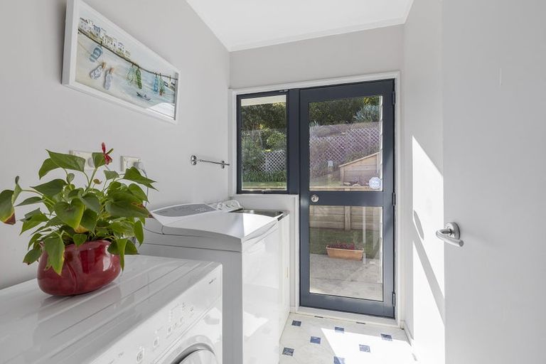 Photo of property in 9 Kilkelly Close, Tawa, Wellington, 5028