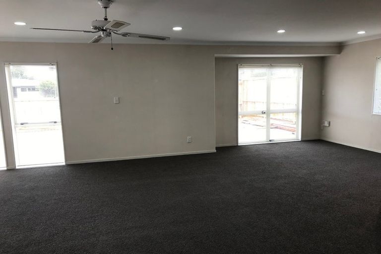 Photo of property in 1/58 Rodney Street, Howick, Auckland, 2014