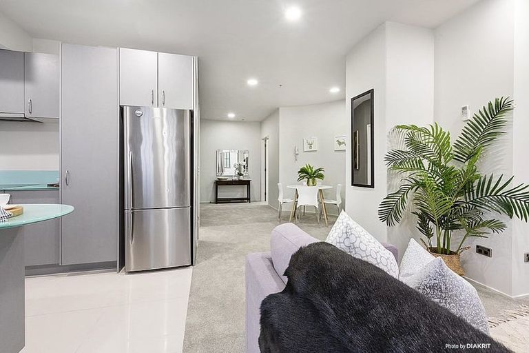 Photo of property in The Quay, 2/332b2 Lambton Quay, Wellington Central, Wellington, 6011