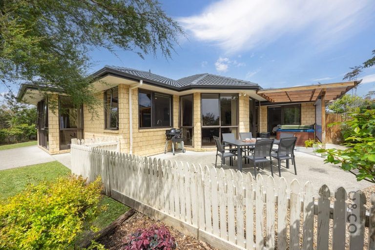 Photo of property in 2 Orchard Lane, Huapai, Kumeu, 0810