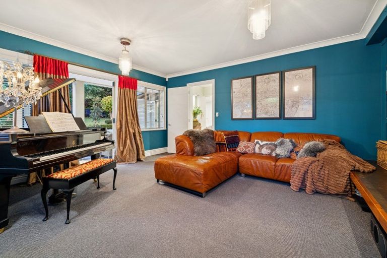 Photo of property in 44 Isobel Road, Greenhithe, Auckland, 0632